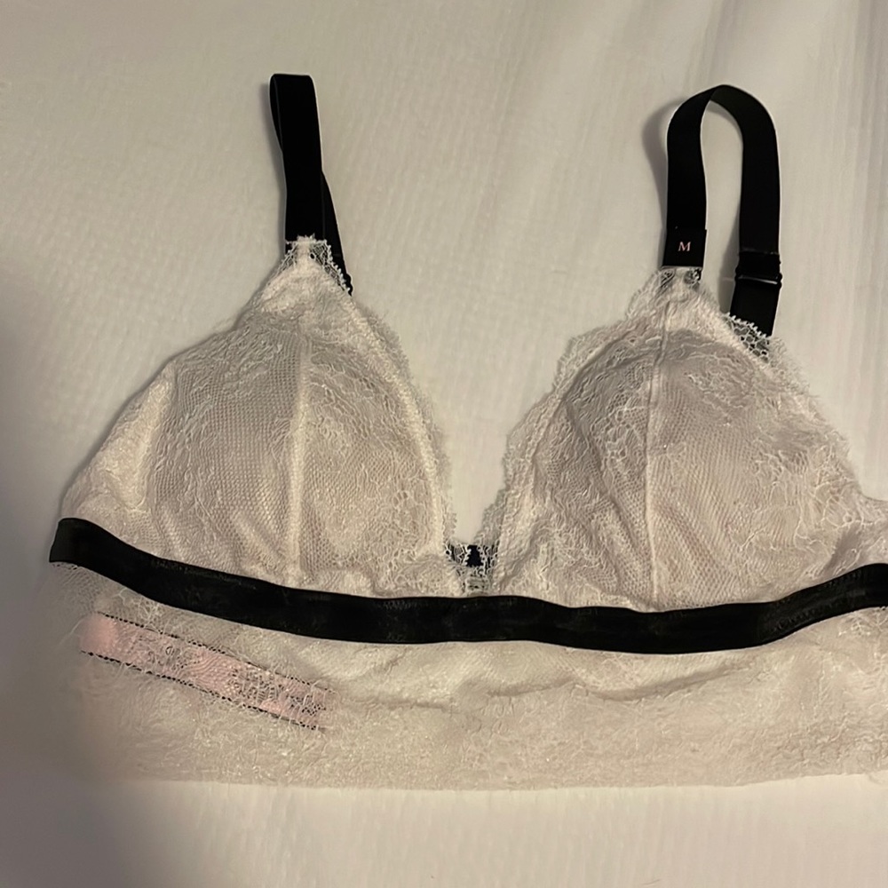 Victorias Secret velvet lined bralette, size Medium!